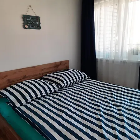 Nadmorski Bursztyn - Blekitna Апартаменты Ровы